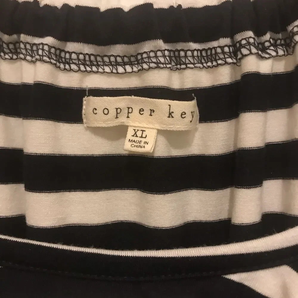 NWT Women’s Copper Key dress in size XL. Black and white stripes - Picture 2 of 5